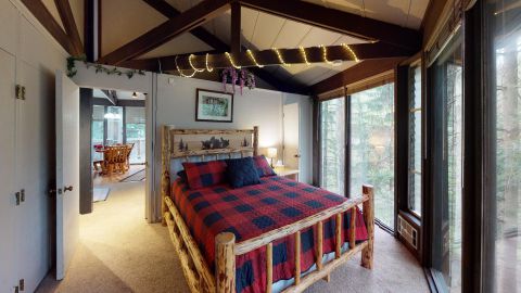 Treetop 1 Hocking hills